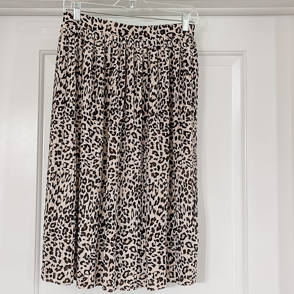 H&M Leopard Flowy Skirt